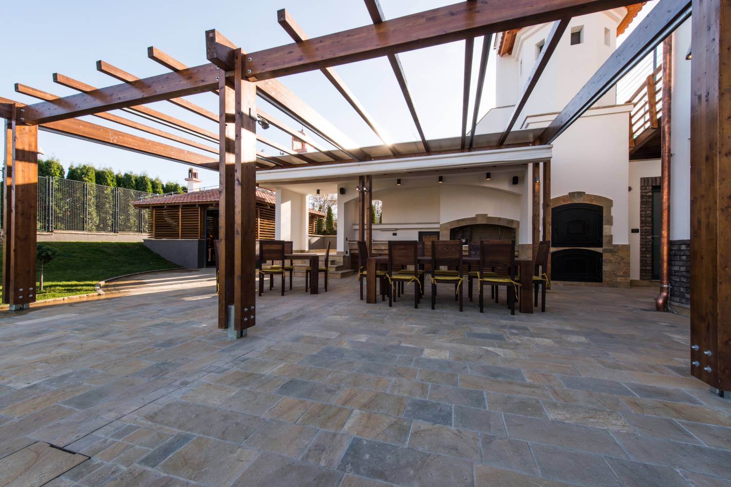 PERGOLA | harmony carrelage Pose de carrelage extérieur pour piscine et terrasse dans la région Grand-Est (Saint-Louis, Mulhouse, Colmar, Sélestat, Strasbourg) Saint-Dié-des-Vosges